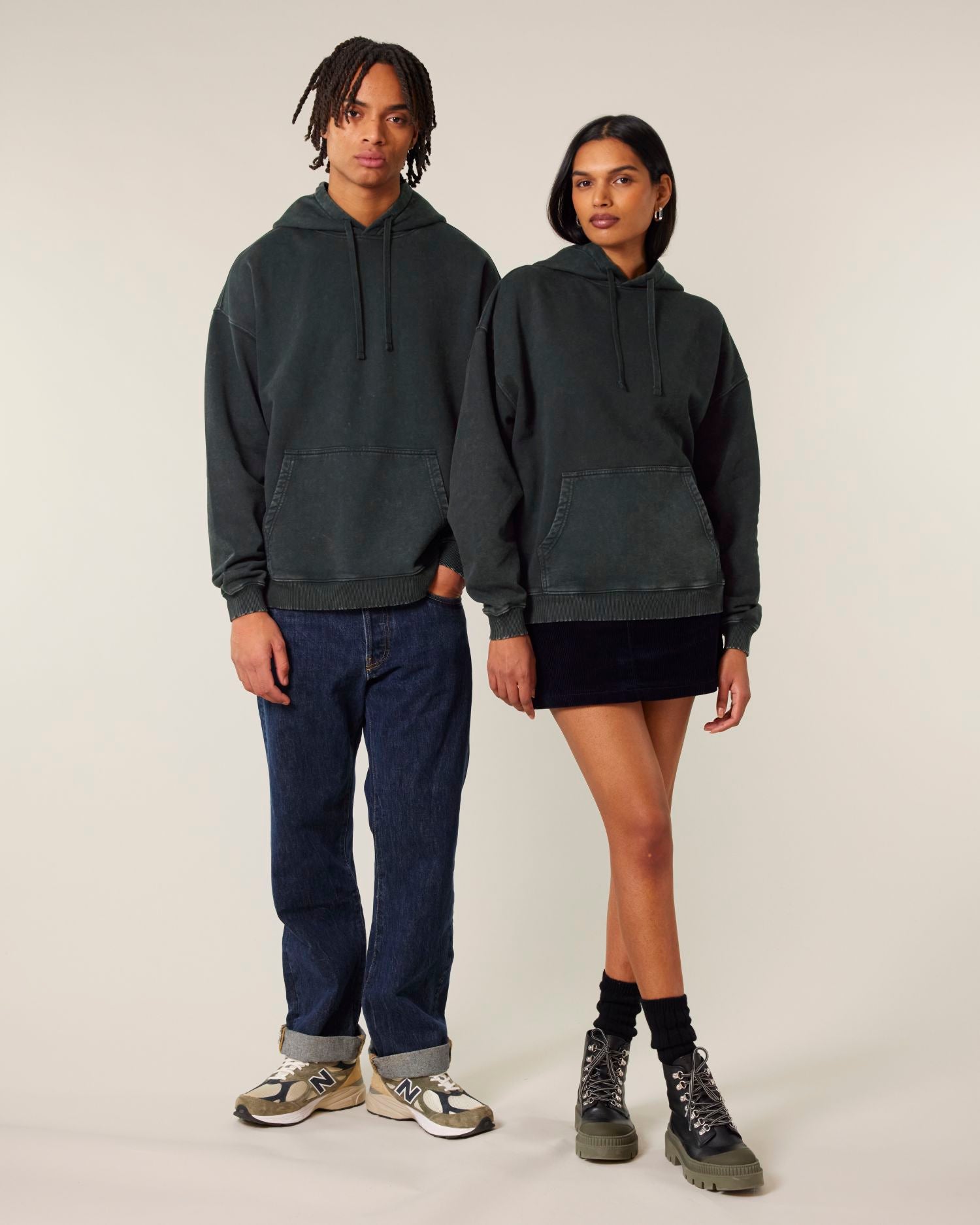 STSU211 - G. Dyed Black Rock