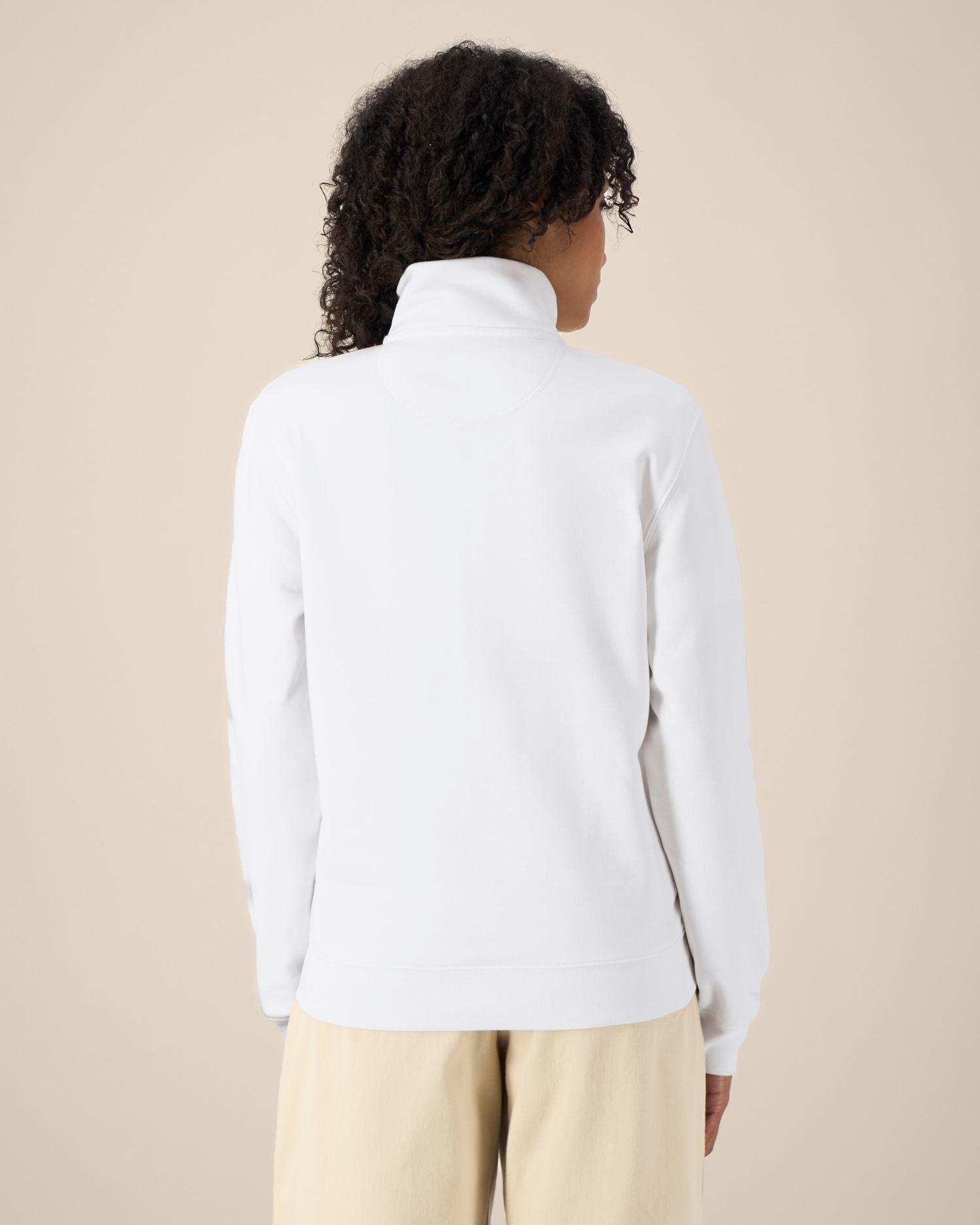 White | STSU253 Studio Main SBM5