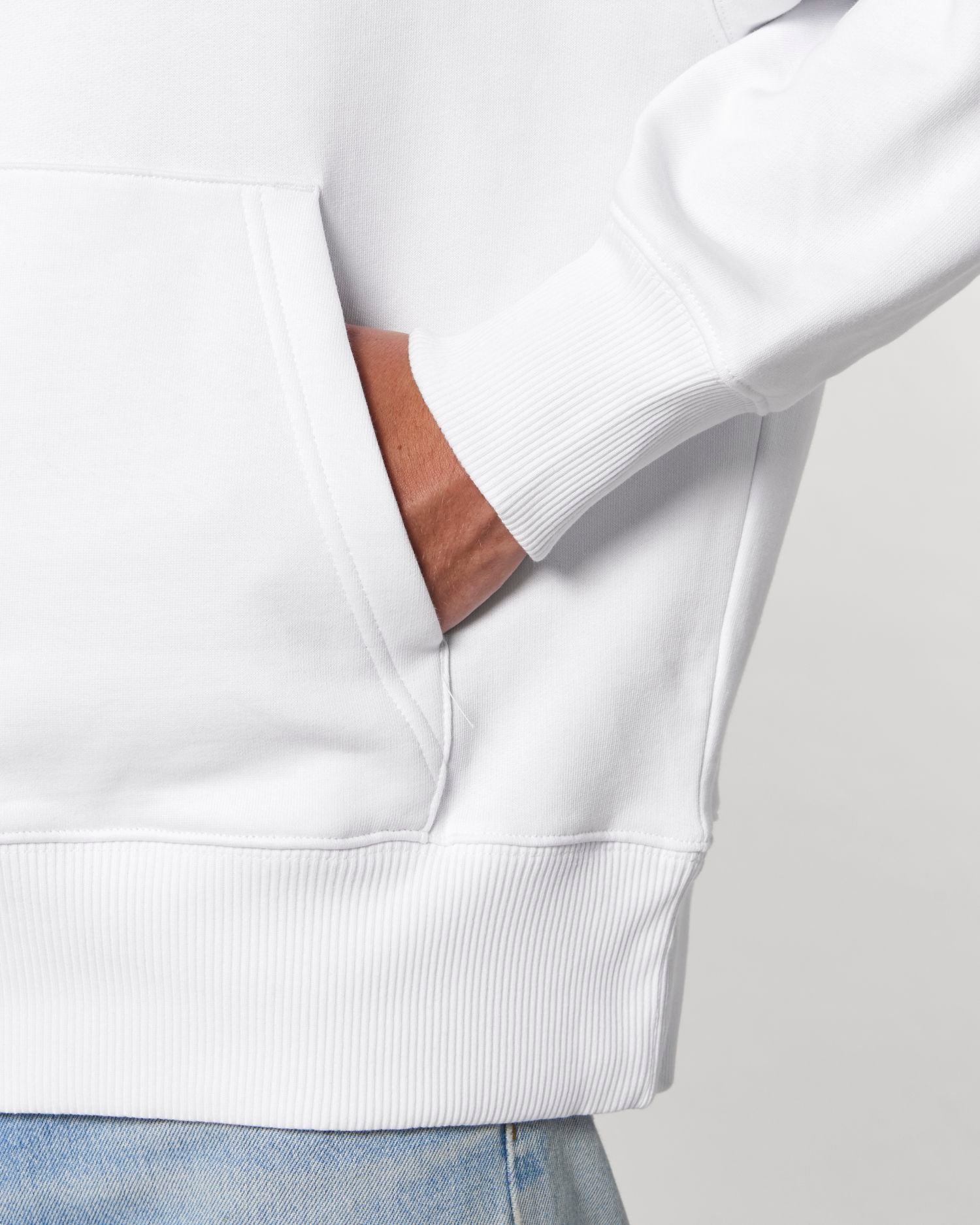 White | STSU856 Studio Detail SFD1