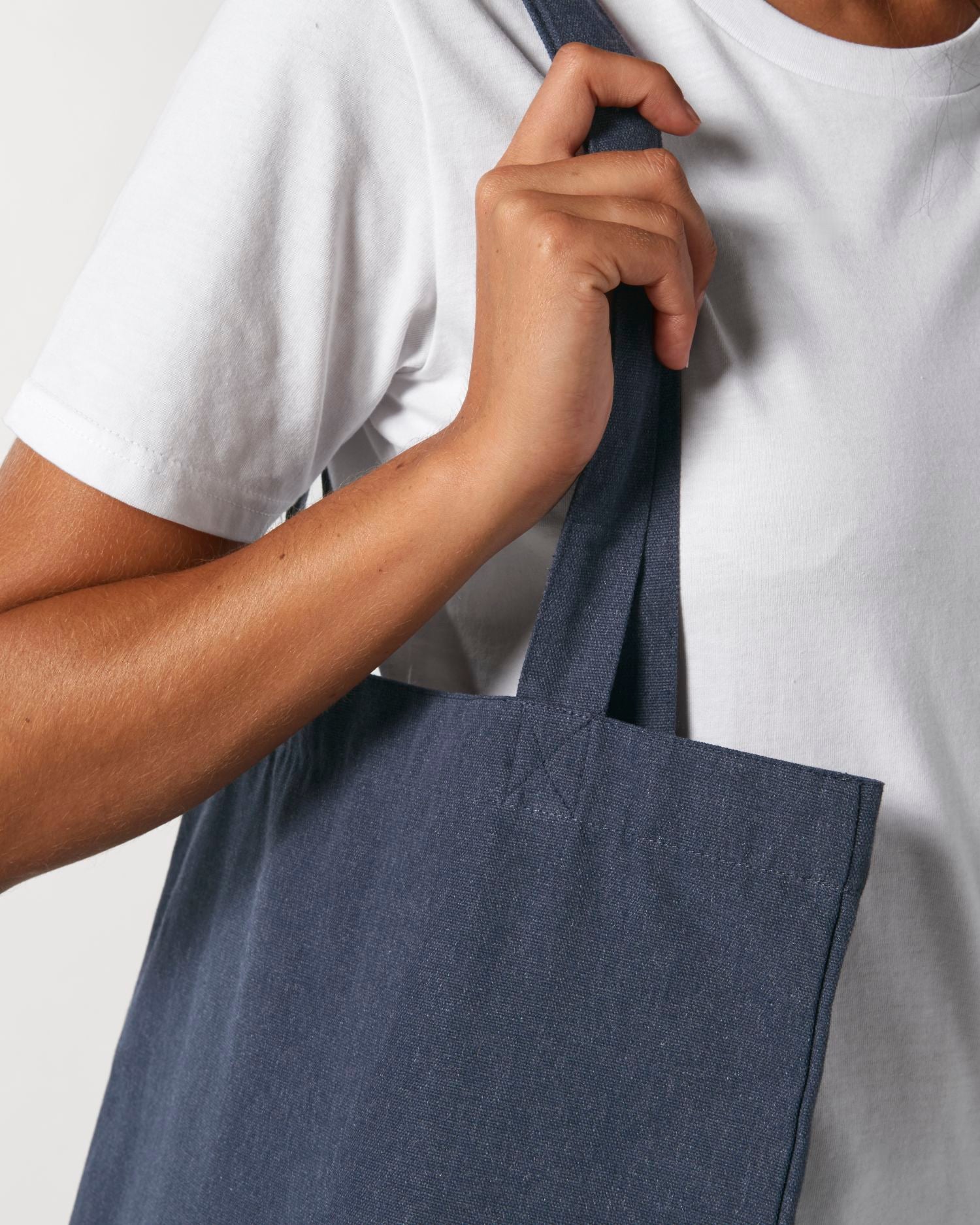 Midnight Blue | STAU760 Studio Detail SFD5