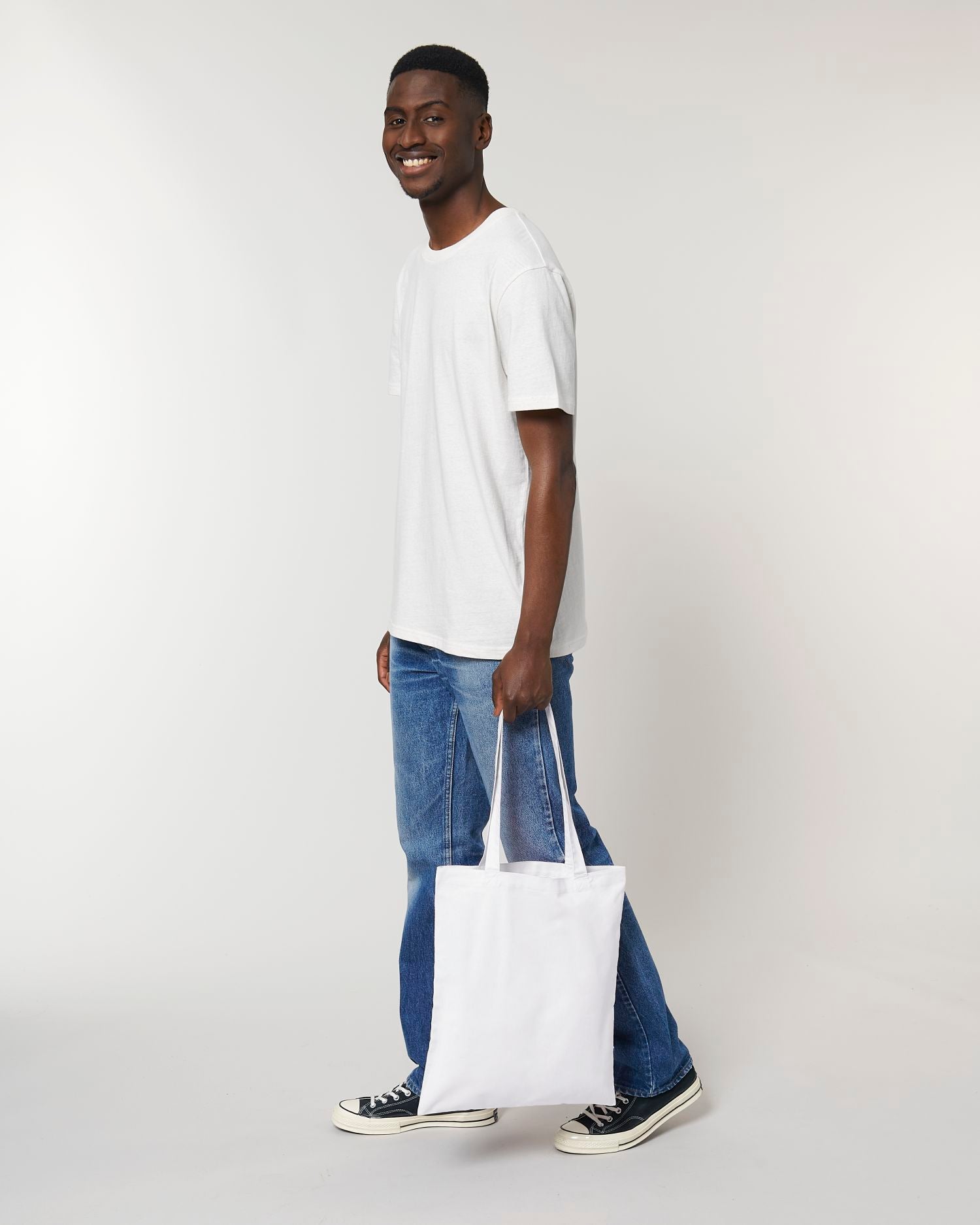 White | STAU773 Studio Main SFM0
