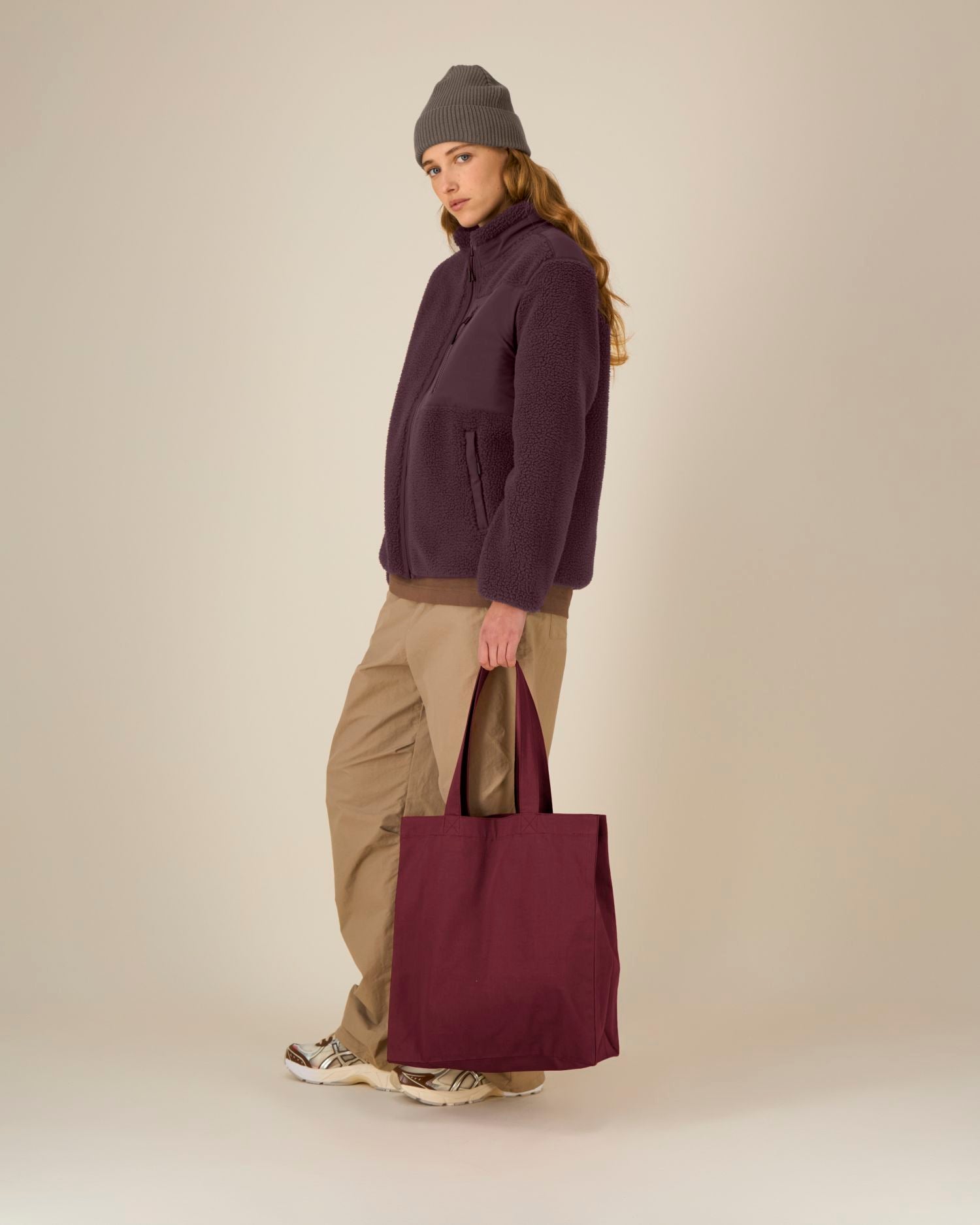 Burgundy | STAU116 Studio Main SFM5