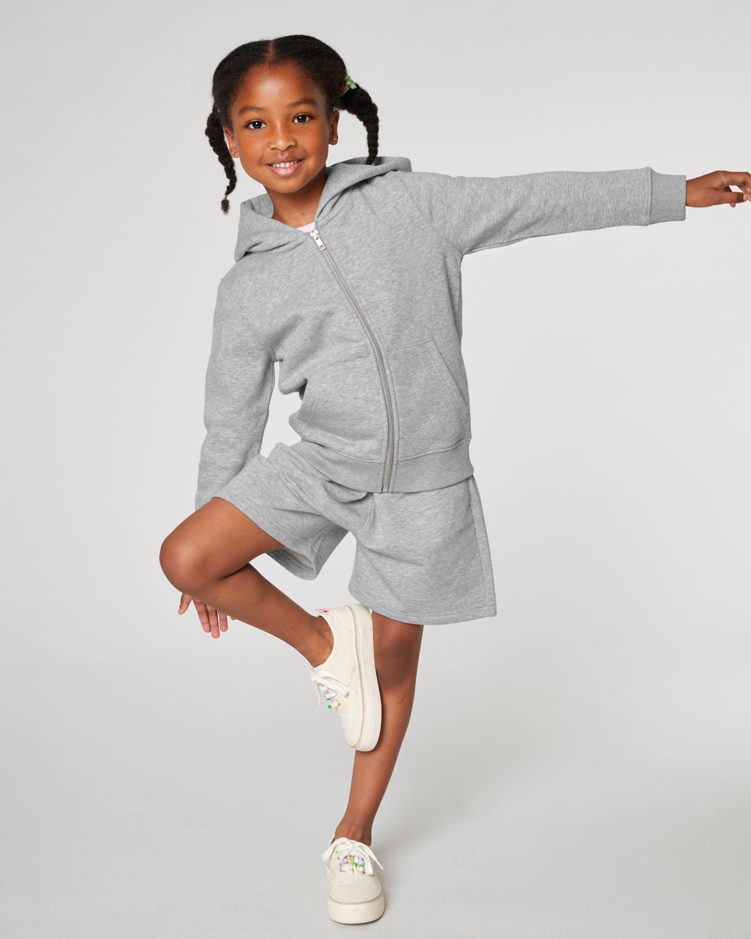 Heather Grey | STBK102 Studio Main SFM5