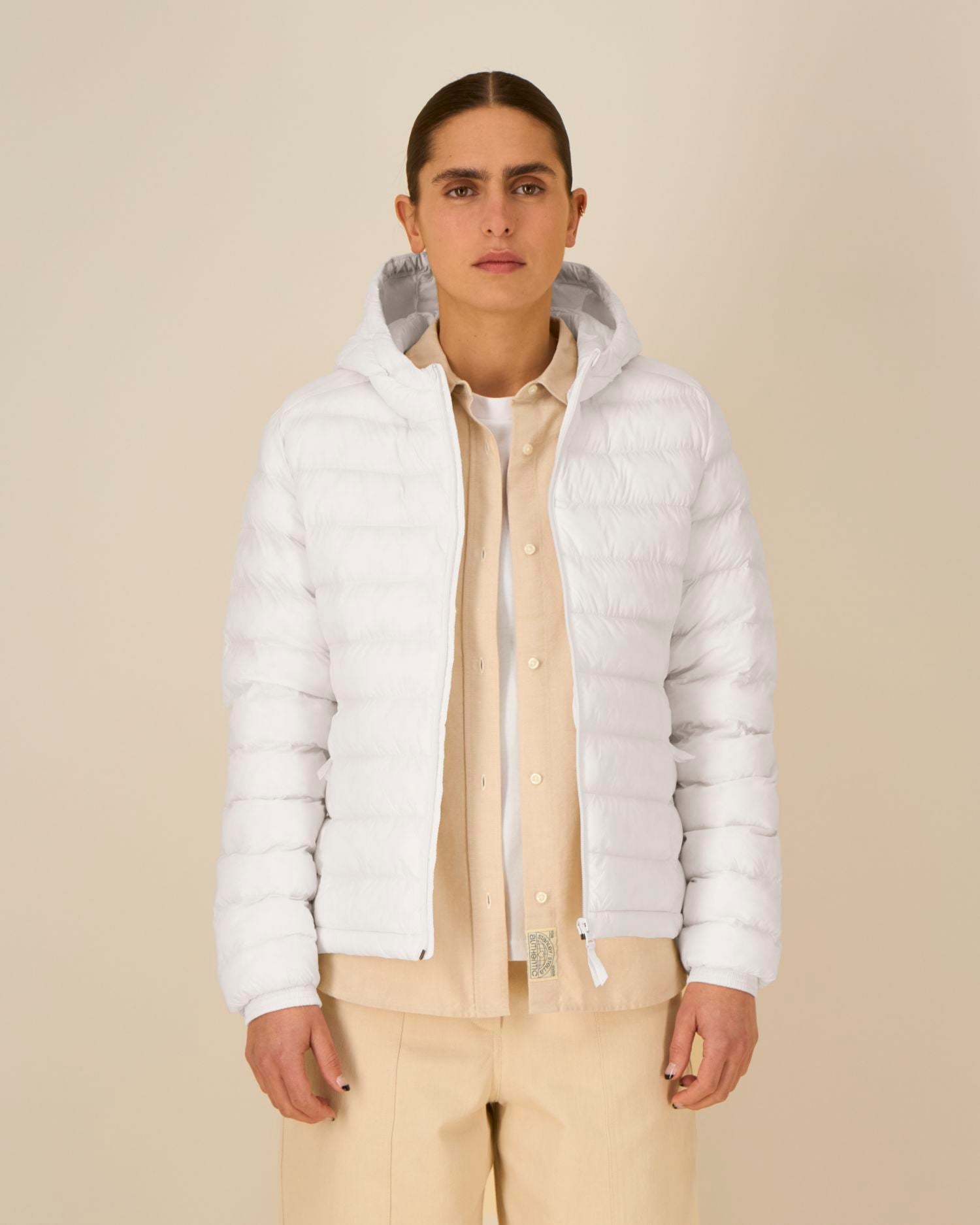 STJW191 - Off White